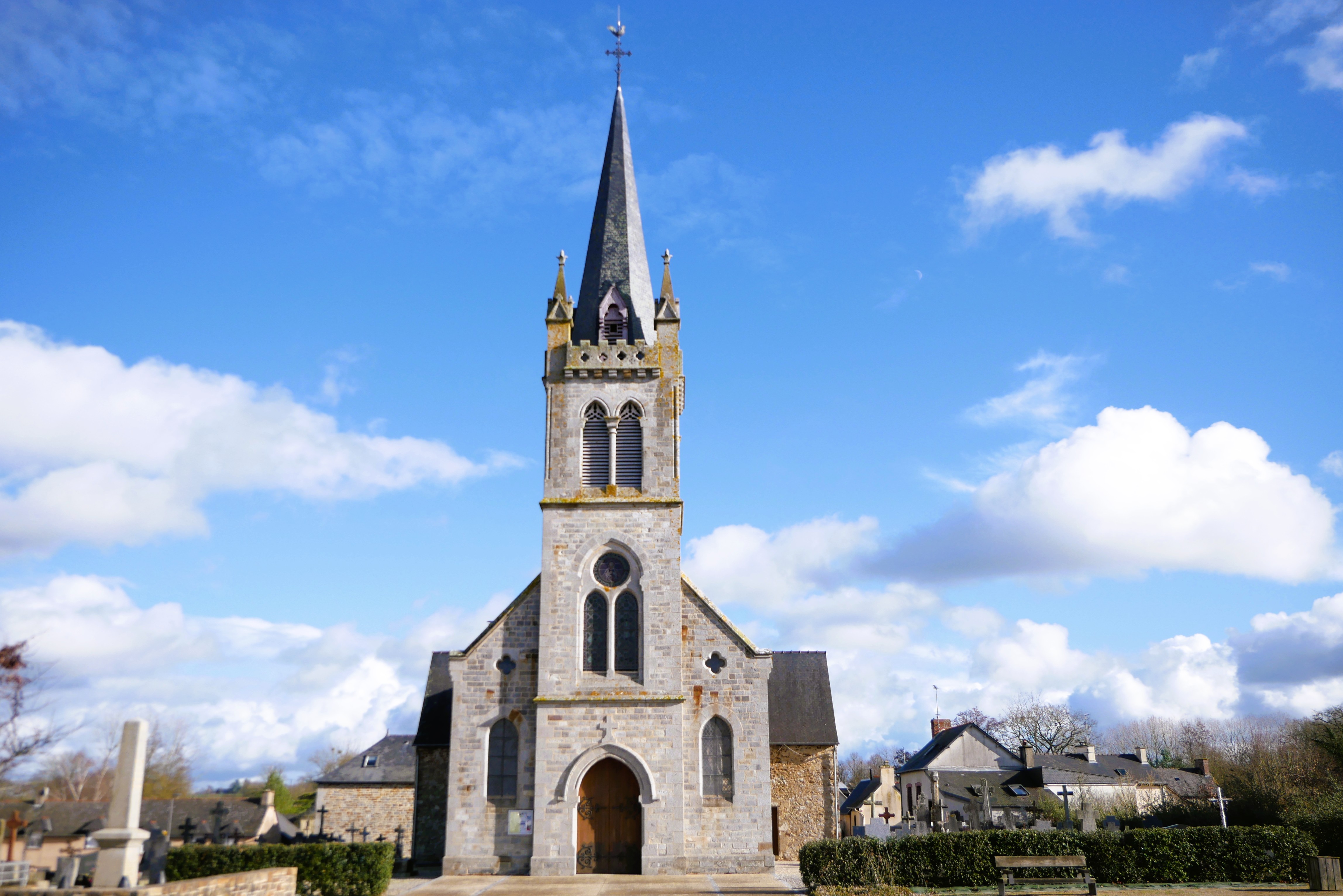 L’église de Chasné-sur-Illet